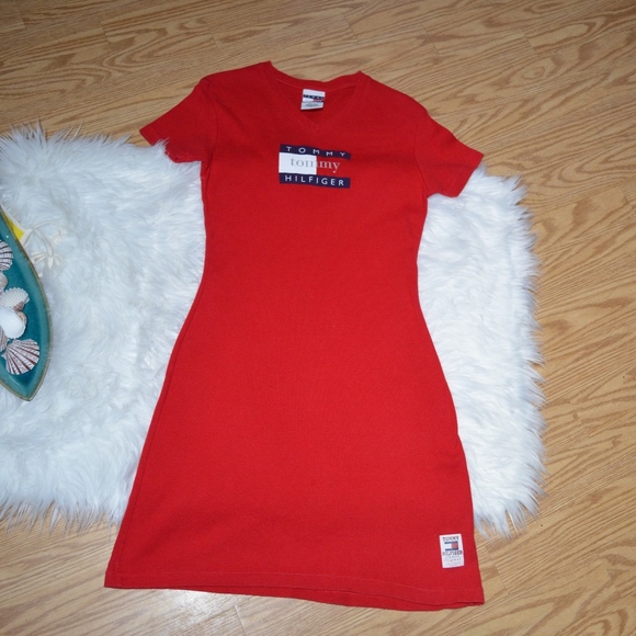 tommy hilfiger t shirt outfit
